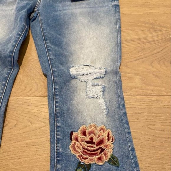Boho Cropped Embroidered Denim - Picture 4 of 8